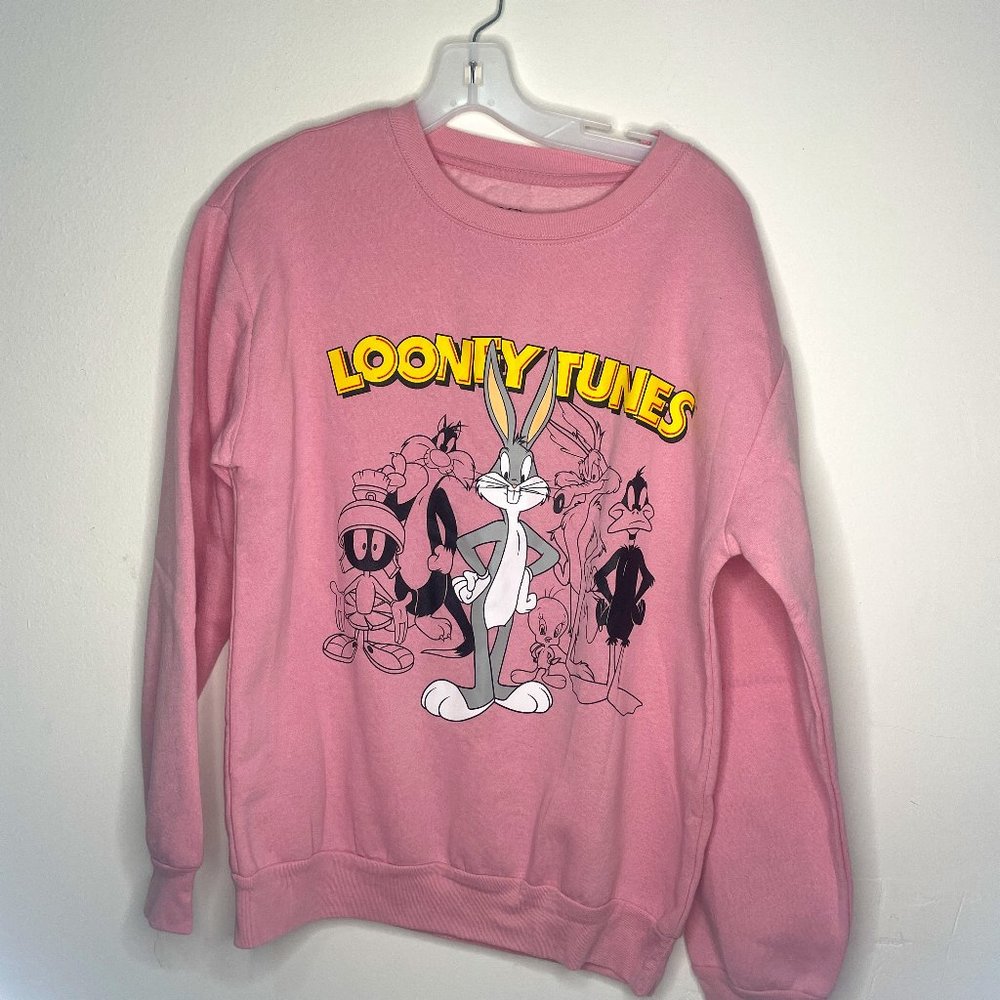 Looney tunes pullover crew neck sweatshirt Medium bugs bunny